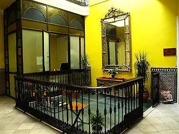 La Casa Amarilla