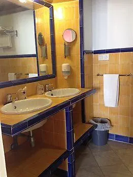 La Casa Amarilla Hotel 3*