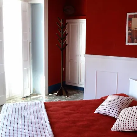 La Casa Amarilla Hotel