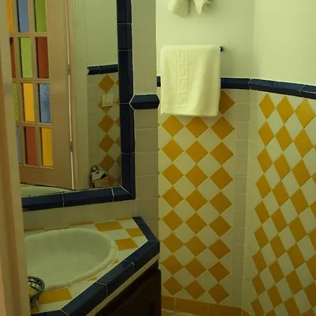 La Casa Amarilla Hotel